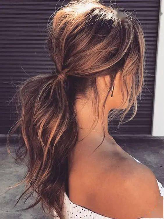 تسريحات شعر مناسبة للصيف 25