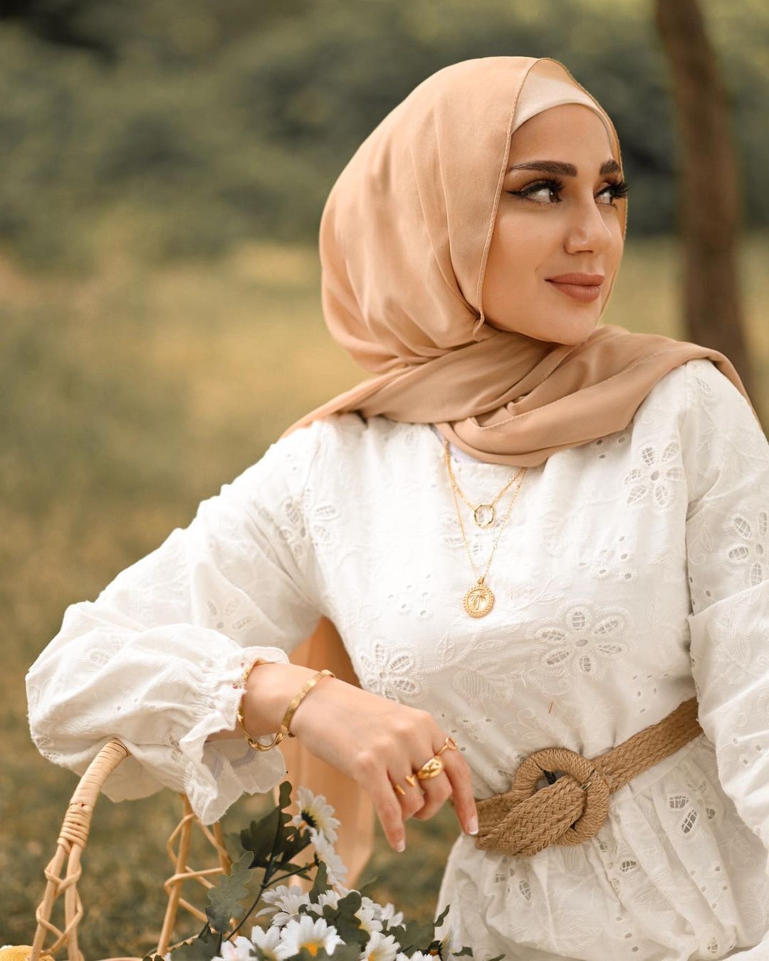 افكار لتنسيق العقد الطويل مع اللبس الكاجوال 11