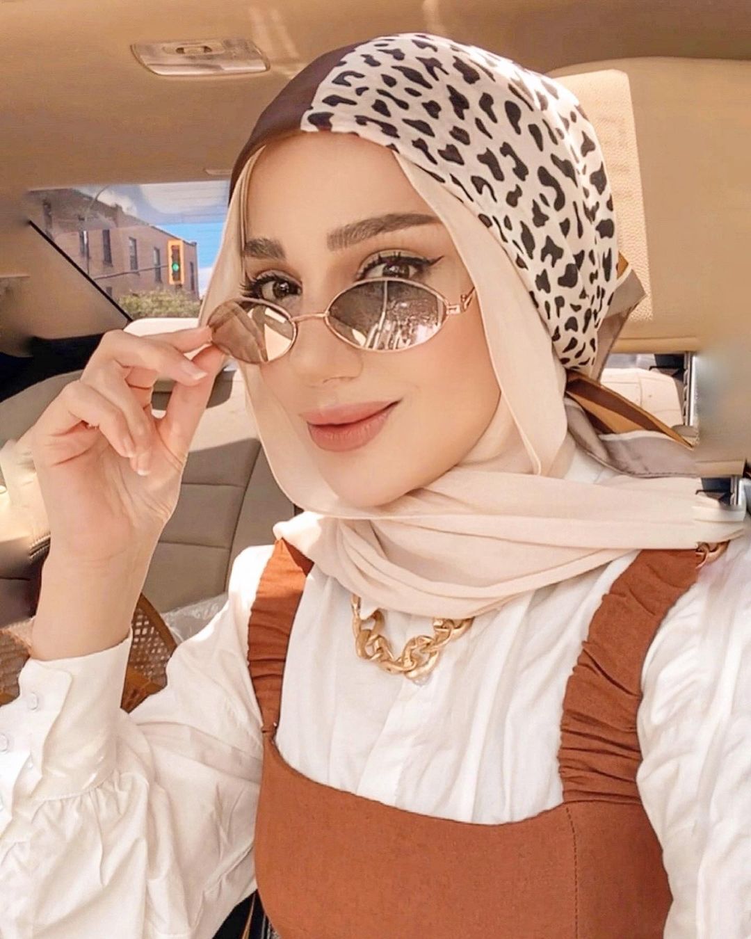افكار لتنسيق العقد الطويل مع اللبس الكاجوال 12