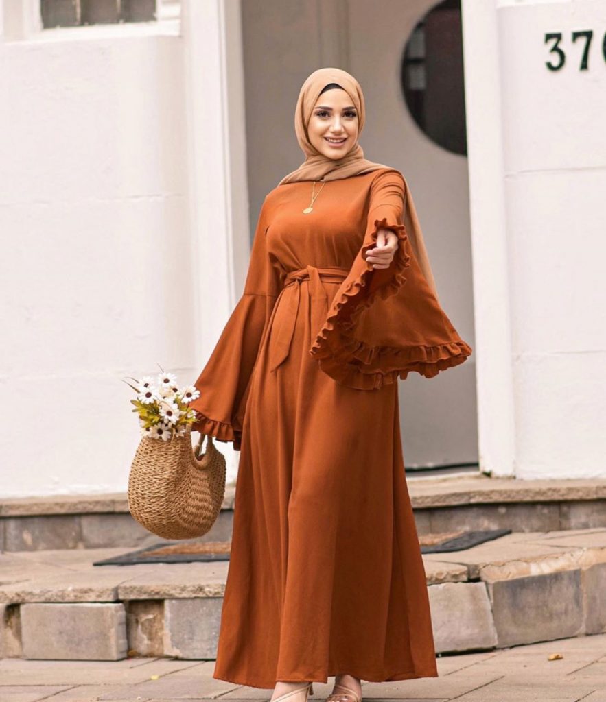 افكار لتنسيق العقد الطويل مع اللبس الكاجوال 15