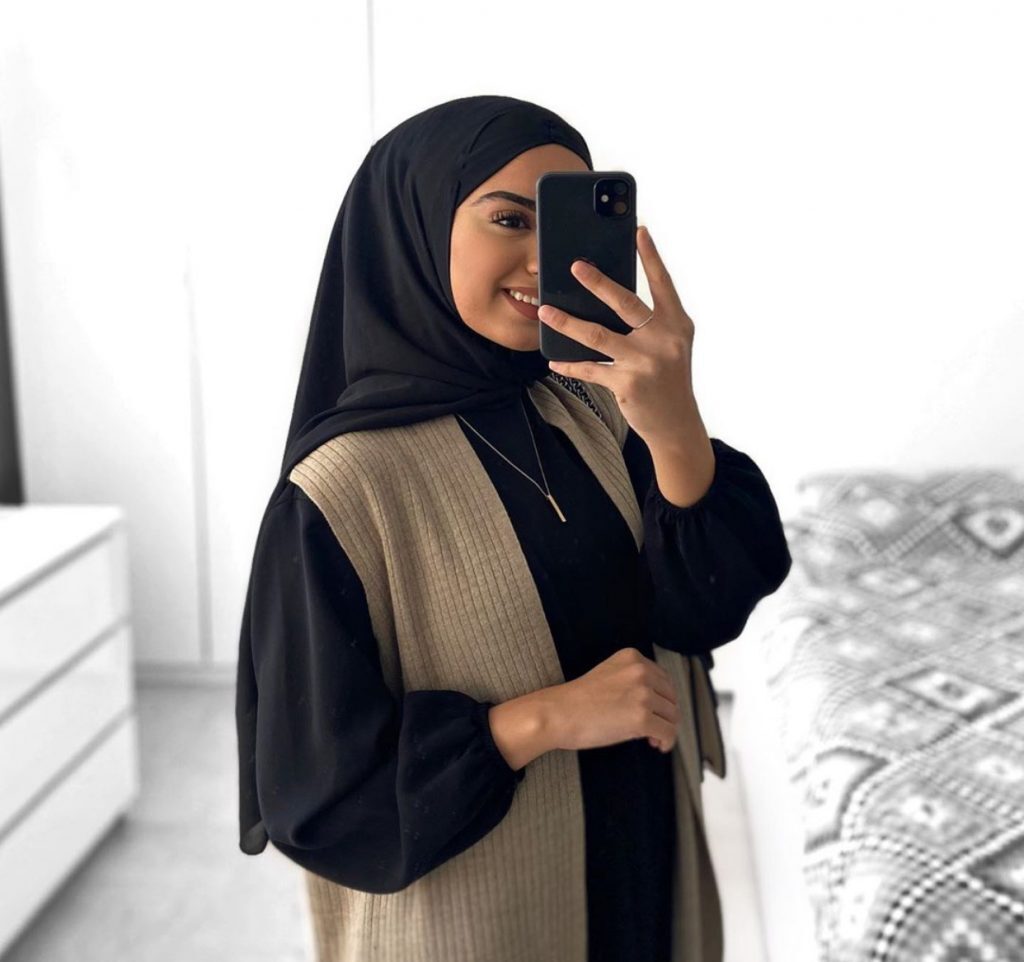 افكار لتنسيق العقد الطويل مع اللبس الكاجوال 28