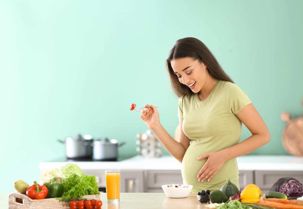7 اطعمة بتاكلها الحامل بتأثر على البيبي بشكل فوري