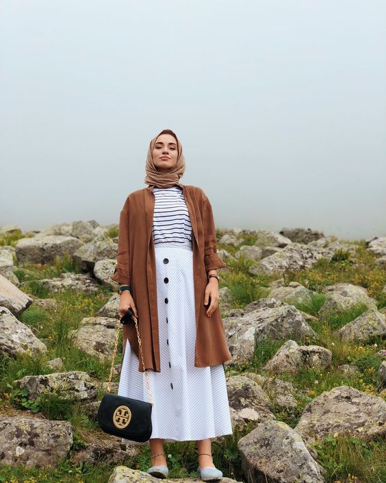 ستايلات بالجيبة مع الحجاب 40