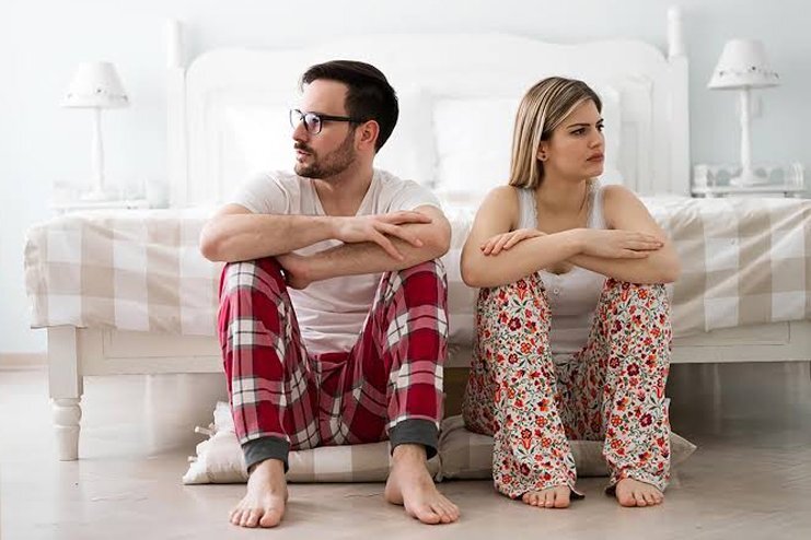 علامات تجاهل الزوج لزوجتة 2