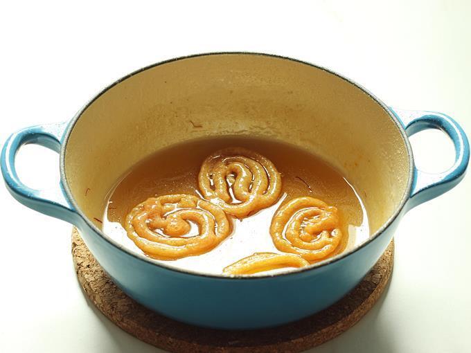 طريقة عمل حلوى الجاليبي jalebi 10