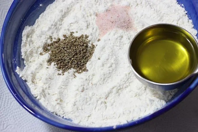 طريقة عمل السمبوسة الهندية المحشية بالبطاطس 4
