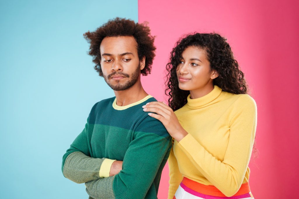 5 حاجات بتعملها النساء معظم الرجالة بيشوفوها مش جذابة