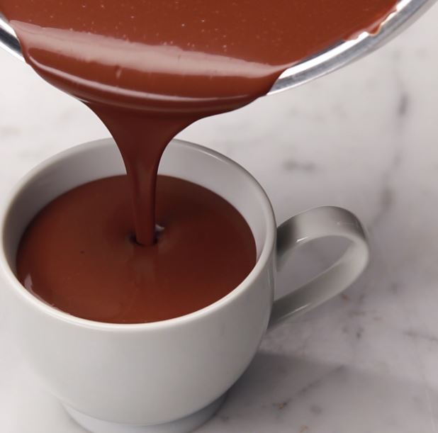 Gourmet Hot Chocolate زي الكافيهات في 3 خطوات بس.. ازاي تعملي كريمي هوت تشوكليت