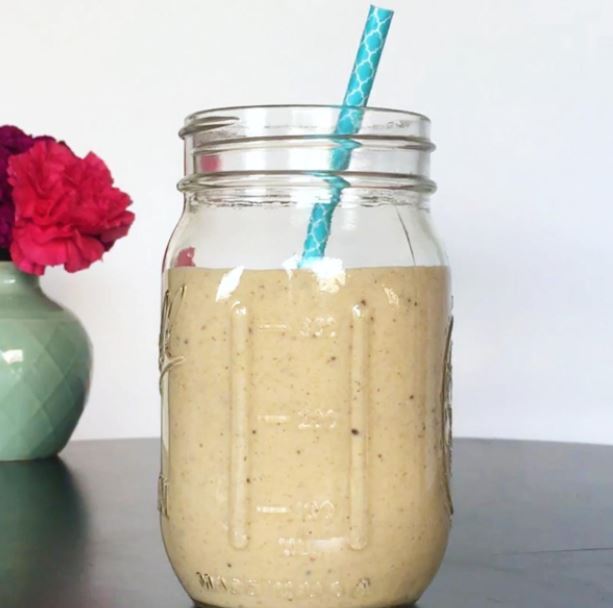 بتعملي دايت ومفيش وقت تحضري فطار الصبح؟ وصفة الشوفان المغذية والسريعة Overnight Oats Smoothie Hack