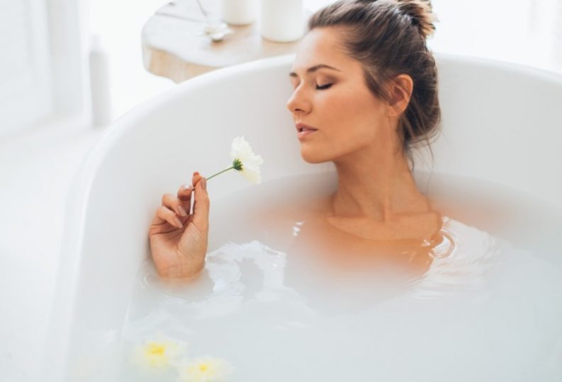 طرق التخلص من تقشير حروق الشمس 4