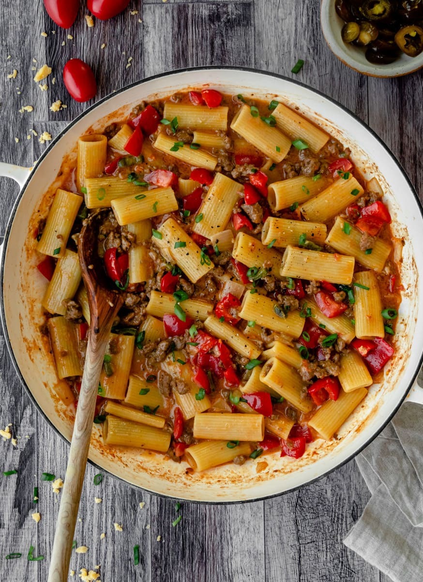 طريقة عمل تشيز برجر باستا One- pot Cheeseburger Pasta