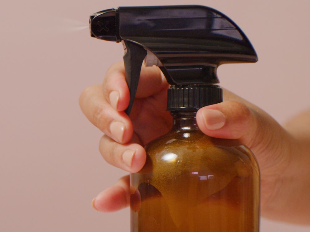 طرق لازالة المانيكير من غير مزيل 3