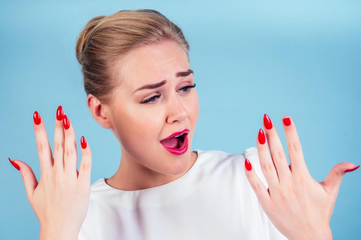 5 غلطات بتعمليهم ممكن يضروا ضوافرك