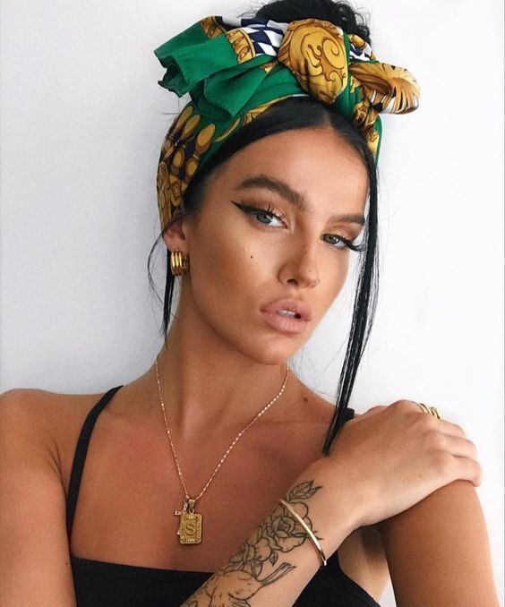 تسريحات شعر باستخدام السكارف والباندانا 32