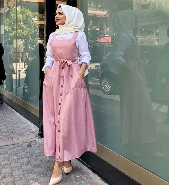 تنسيق الفساتين من غير اكمام للمحجبات 11