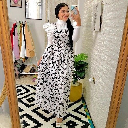 تنسيق الفساتين من غير اكمام للمحجبات 29