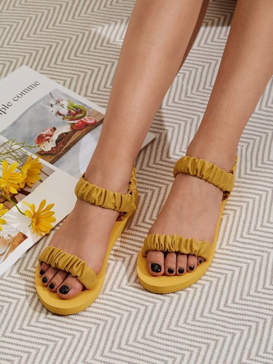 ستايلات slides تريندي للصيف 48 1