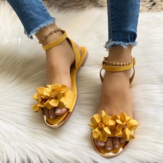 ستايلات slides تريندي للصيف 68