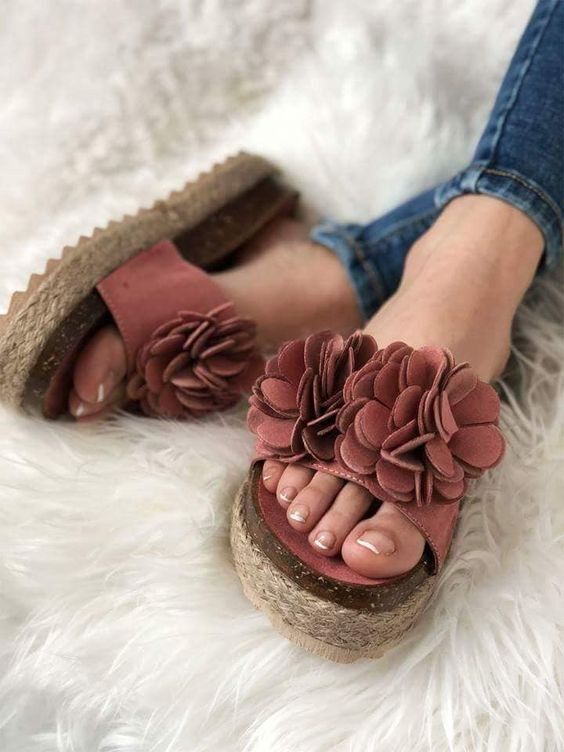 ستايلات slides تريندي للصيف 69