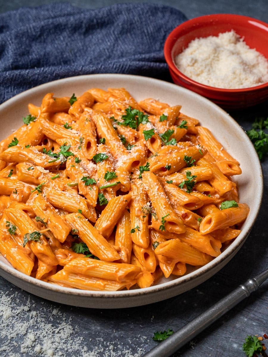 طريقة عمل بينك صوص باستا Pink Sauce Pasta