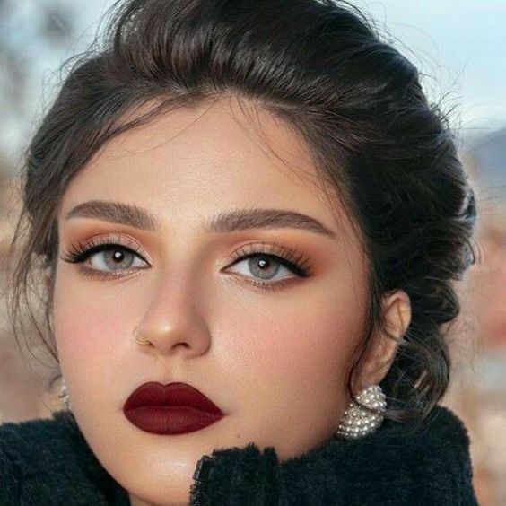 نصايح لوضع الروج الغامق 22