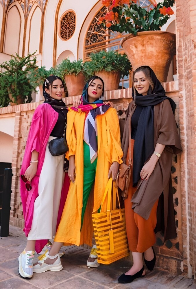 ستايلات للبس العباية المفتوحة في رمضان