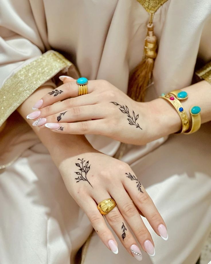 افكار رسومات حنة للايد.10 افكار رسومات حنة للايد.10