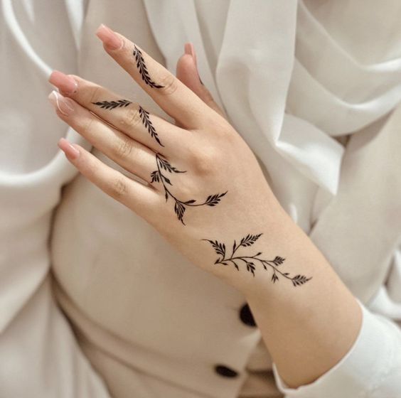 افكار رسومات حنة للايد.12 افكار رسومات حنة للايد.12