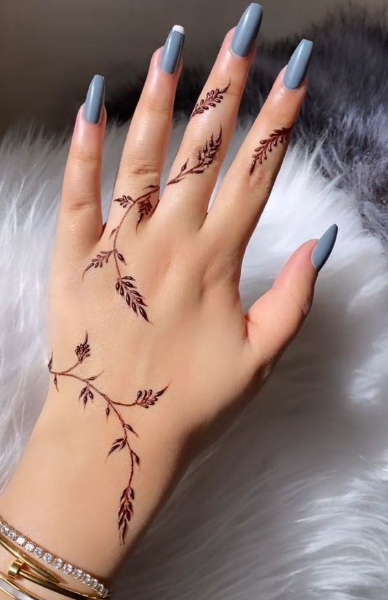 افكار رسومات حنة للايد.13 افكار رسومات حنة للايد.13