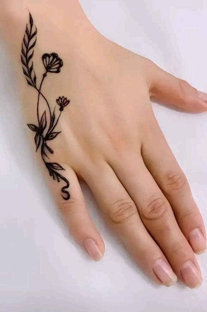 افكار رسومات حنة للايد.17 افكار رسومات حنة للايد.17