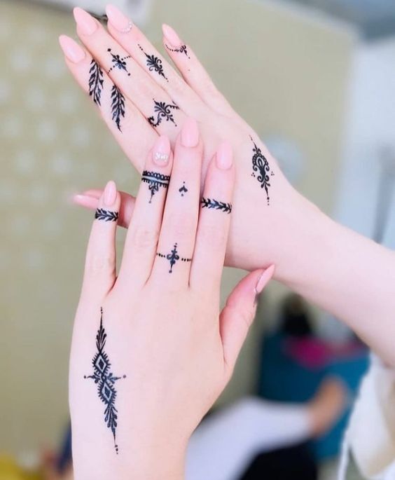 افكار رسومات حنة للايد.35 افكار رسومات حنة للايد.35