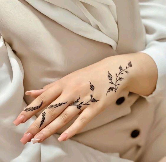 افكار رسومات حنة للايد.8 افكار رسومات حنة للايد.8