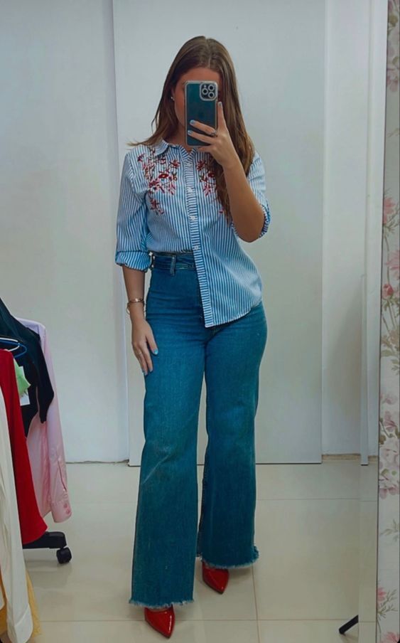 الجينز برجل واسعة.47 الجينز برجل واسعة.47