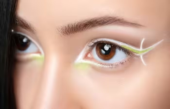 طرق لوضع الايلاينر الابيض.10 طرق لوضع الايلاينر الابيض.10