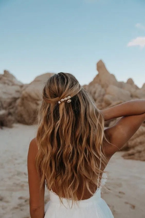 تسريحات شعر للشاطيء.18 تسريحات شعر للشاطيء.18
