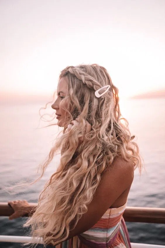تسريحات شعر للشاطيء.24 تسريحات شعر للشاطيء.24