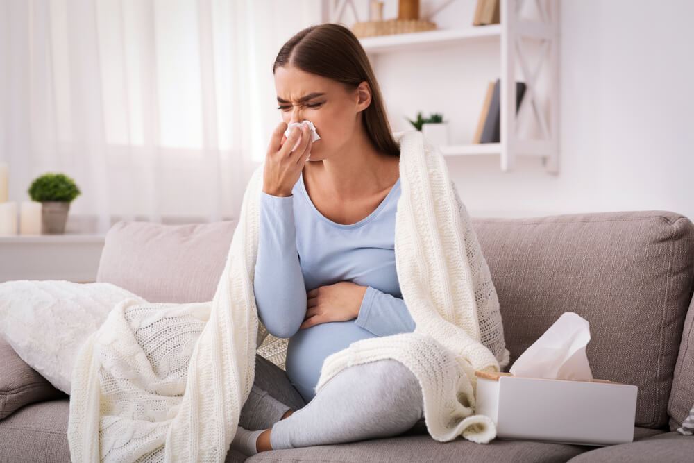 8 علاجات طبيعية لعلاج نزلات البرد اثناء الحمل