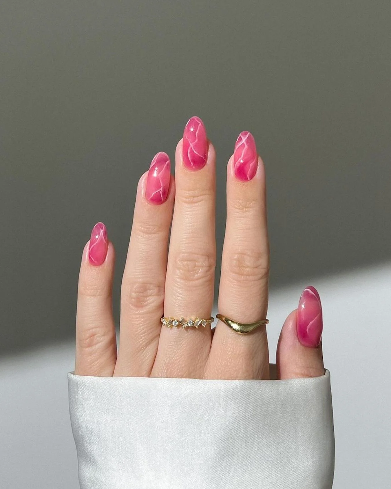 Fuchsia nails