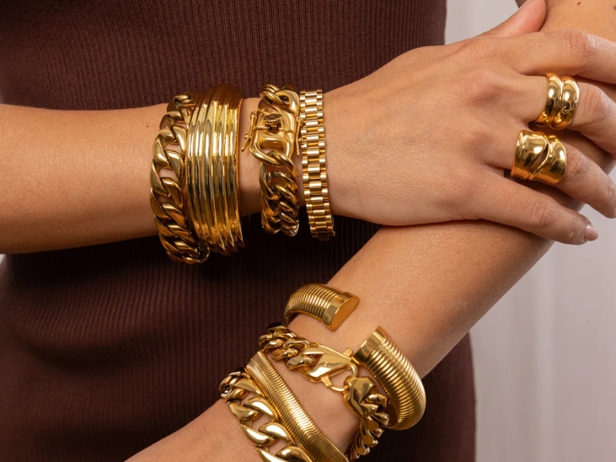 Chunky Gold Jewelry.3