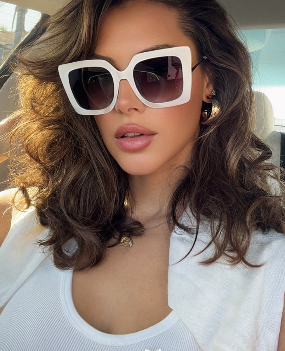 Oversized Sunglasses.4