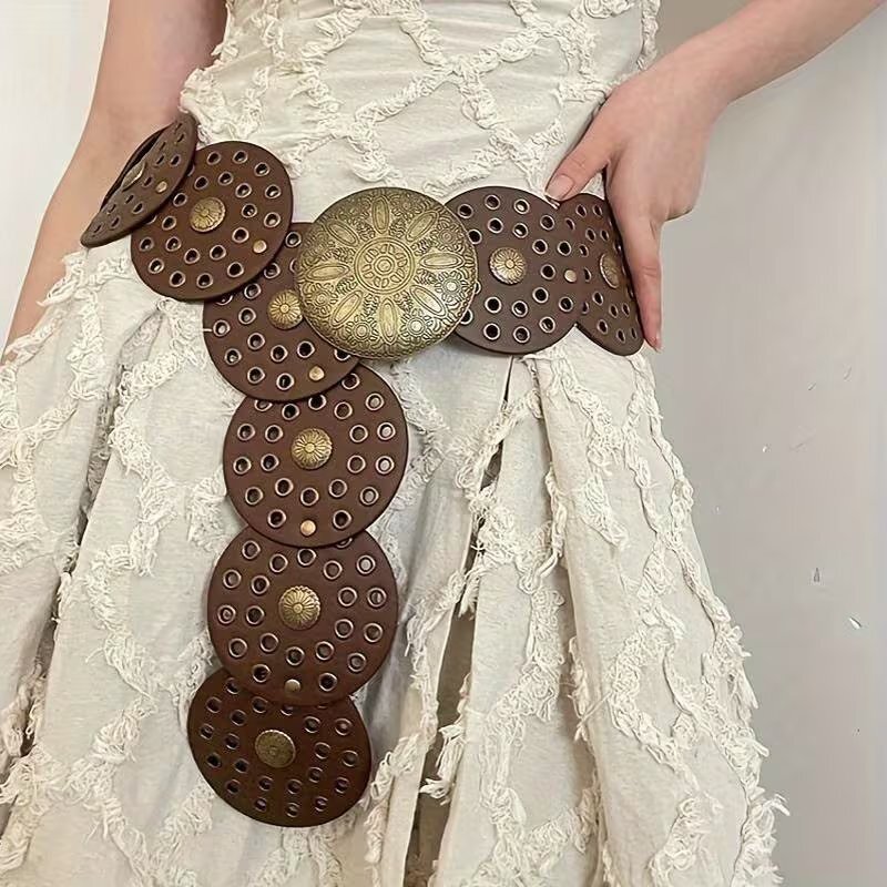 Statement Belts.3
