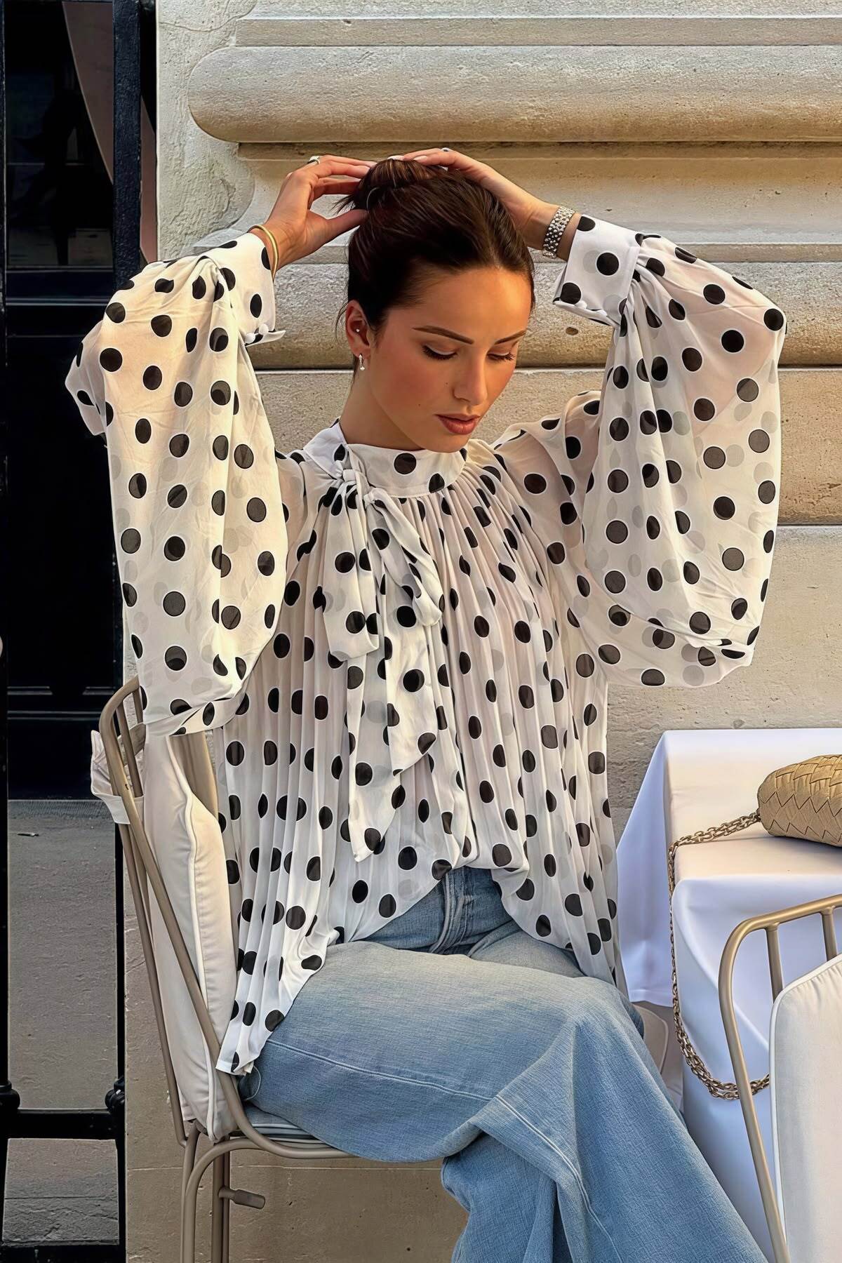 Translucent polka dots.2
