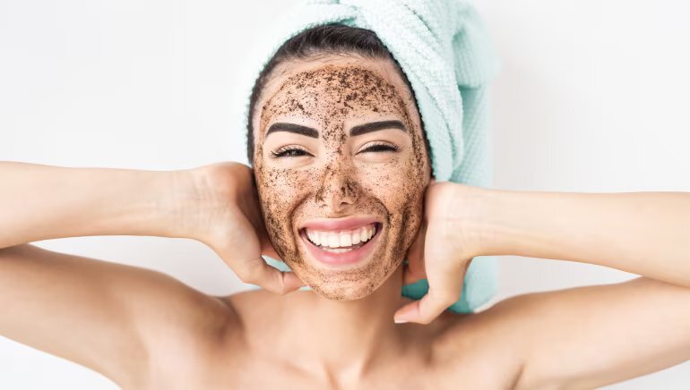 Coffee turmeric face mask